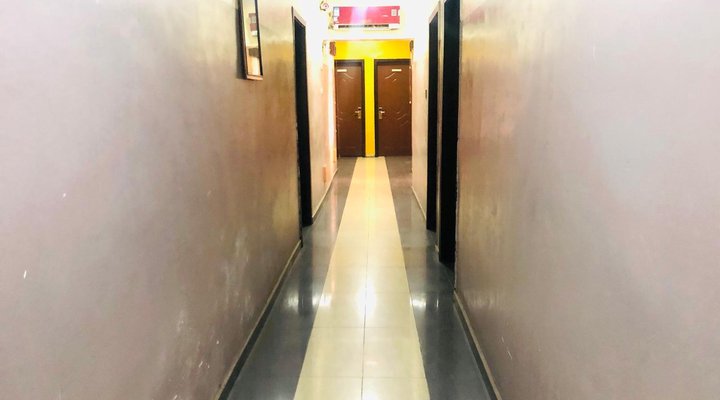 DownTown Royal Hotel