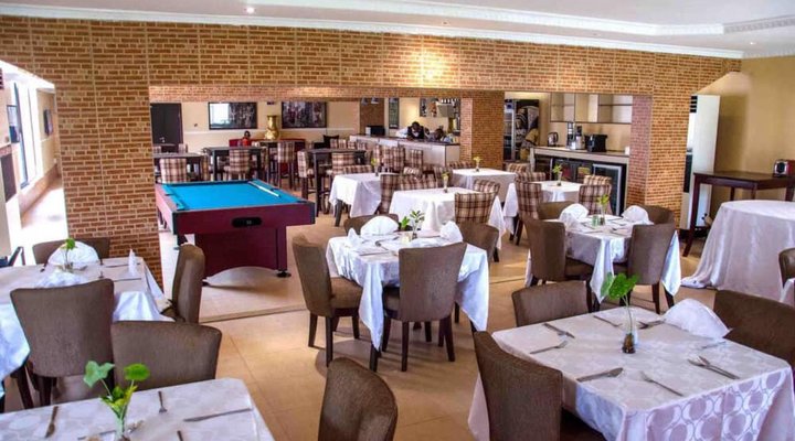 Chesterfield Hotel & Suites