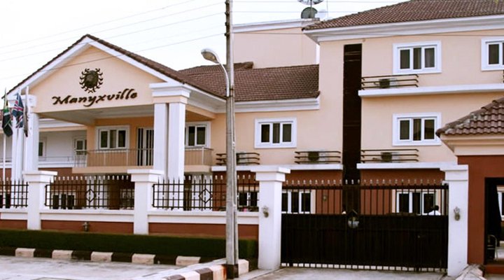 Manyxville Hotel & Suites