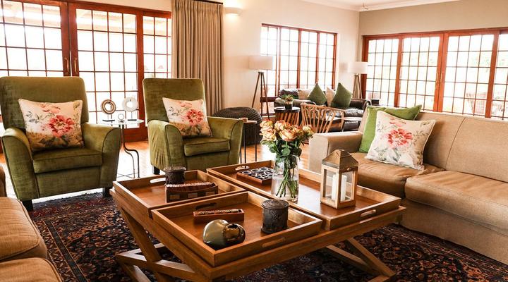 Royal Karoo Safari Lodge