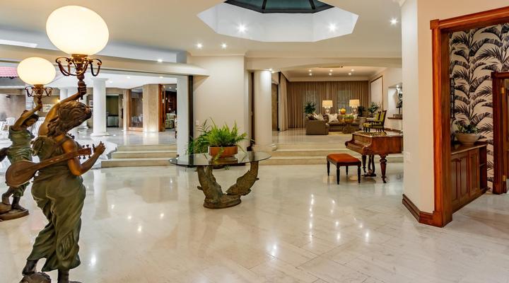 Christie's at 32 on Russell