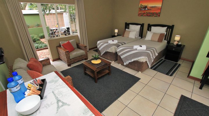 Summer Garden Guest House (Urban Jungle)