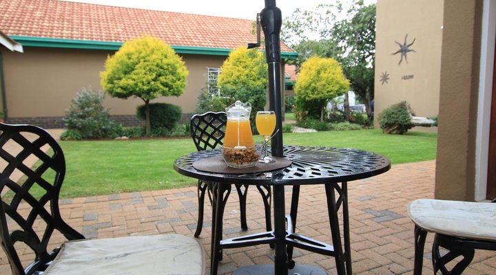 Summer Garden Guest House (Urban Jungle)