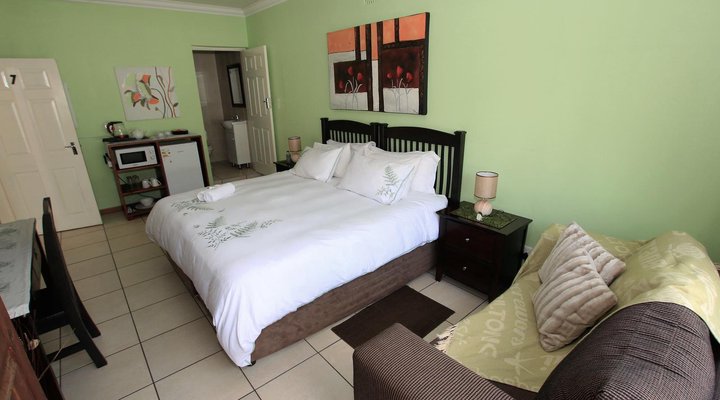 Summer Garden Guest House (Urban Jungle)