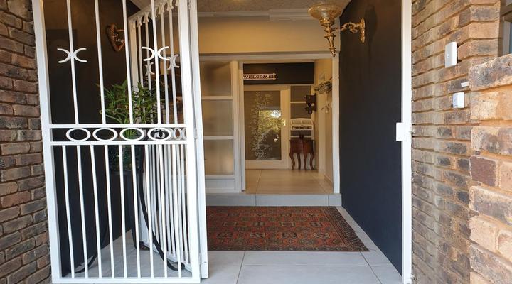 House Mulberry Luxury Accommodation