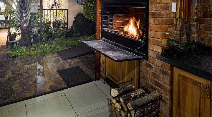 Gallo Manor Executive Bed & Breakfast