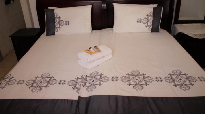 Roba Monakedi Guest Lodge