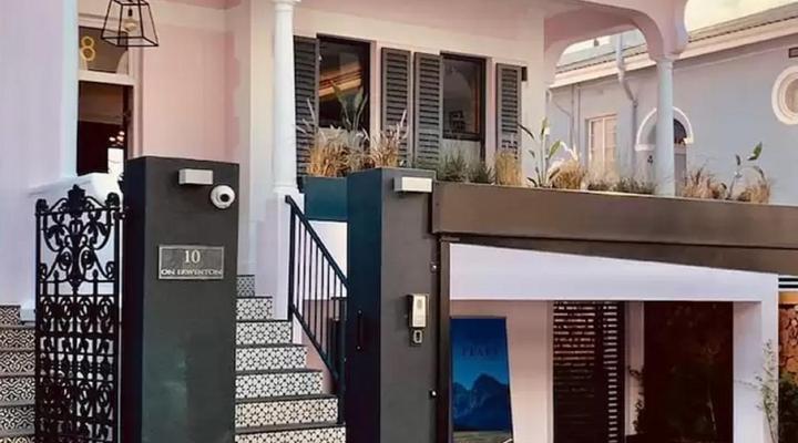 Pineapple House - Boutique Hotel