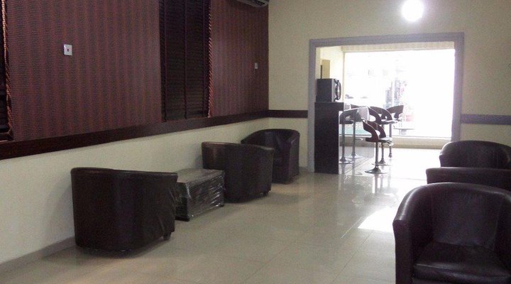 Mayors & Diplomat Suites GRA