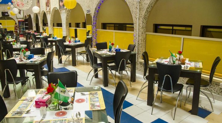 Hotel Rosebud Suites & Apartment