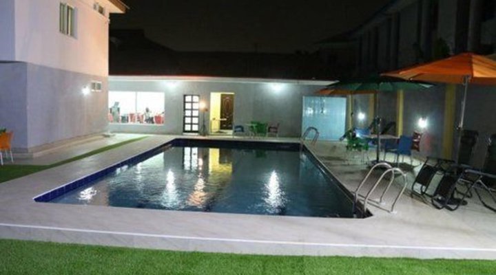 Bjorne Classic Suites