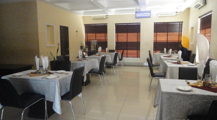 Caesar's Court Hotel and Suites