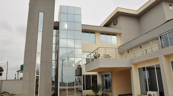 Grand Bank Link Hotel