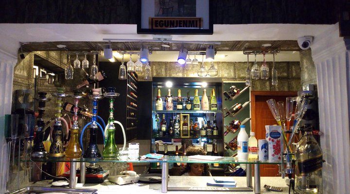 Euro Lounge and Suites