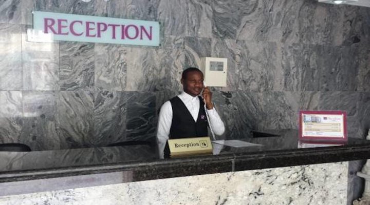 L'avalon Hotel and Suites