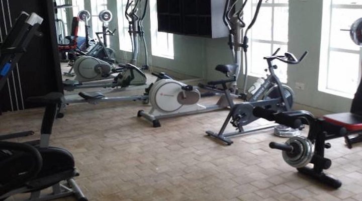 L'avalon Hotel and Suites