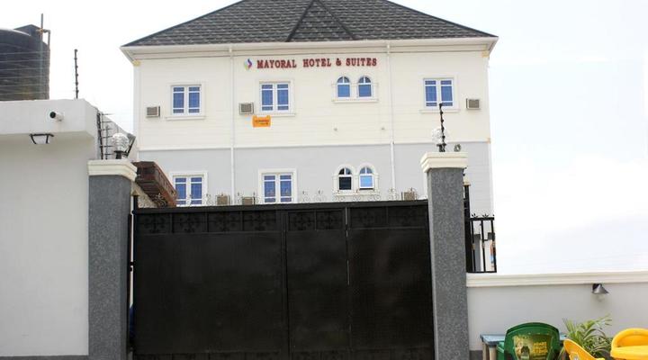 Mayoral Hotel & Suites