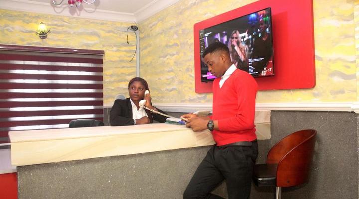 Mayoral Hotel & Suites