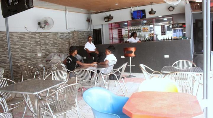 Mayoral Hotel & Suites