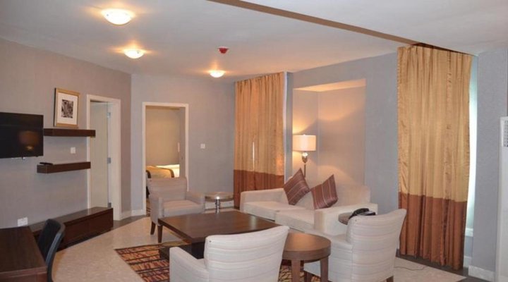 Silverland Hotel and Suites