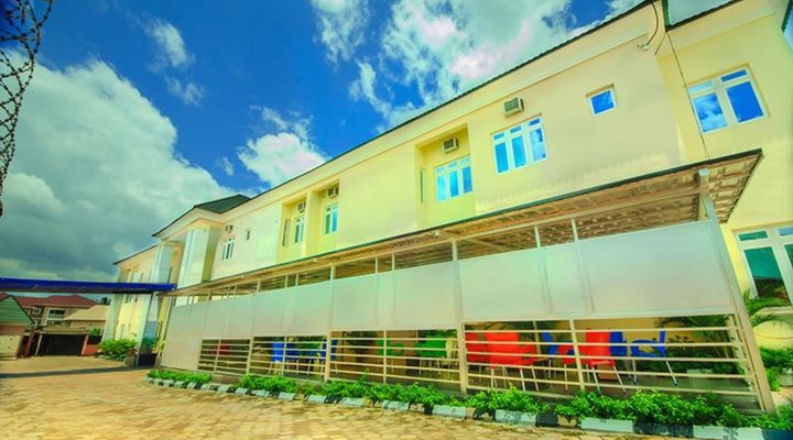 Grace Manor Hotel and Suites