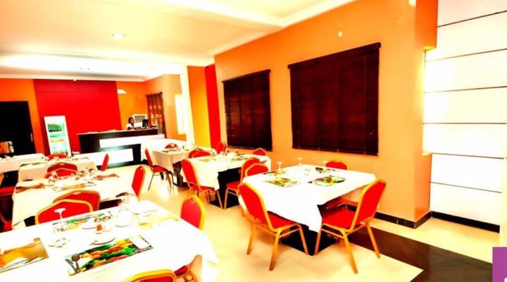 Grace Manor Hotel and Suites