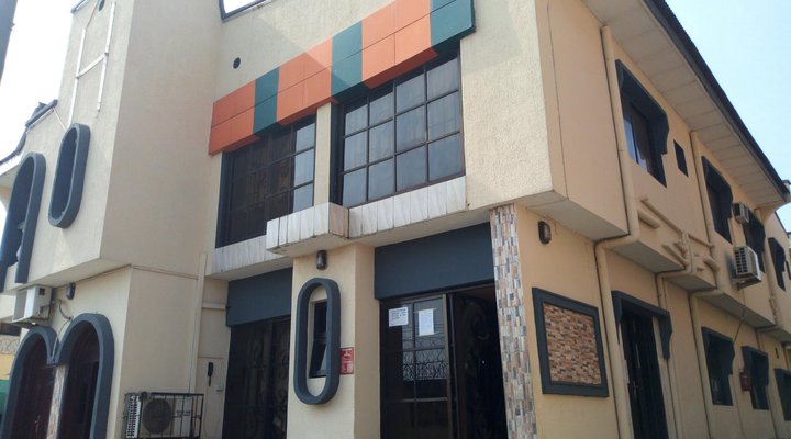 Holla-Jobi Guest House