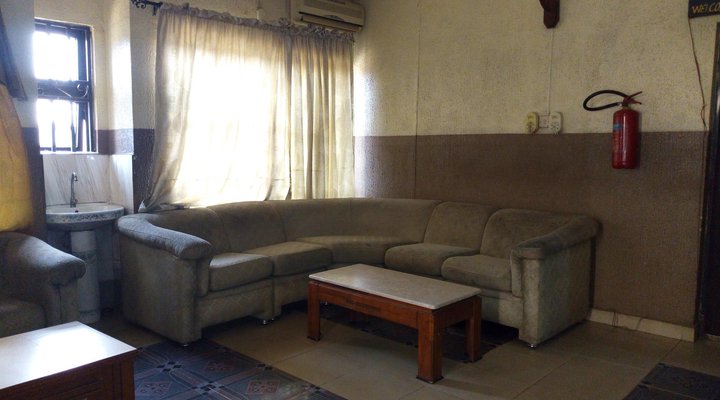 Holla-Jobi Guest House