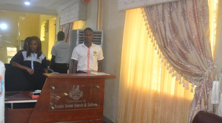 Sweet Savor Hotel & Suites