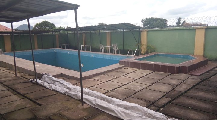 Prime Rose Hotel and Suites