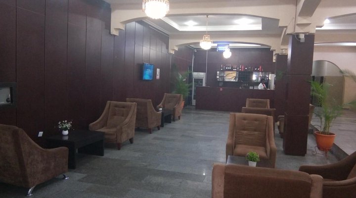 Kapital Klub And Apartment