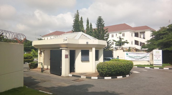 Kapital Klub And Apartment