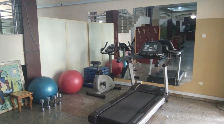 Kapital Klub And Apartment