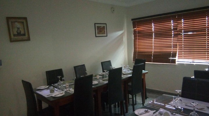 Neocourts Hotel