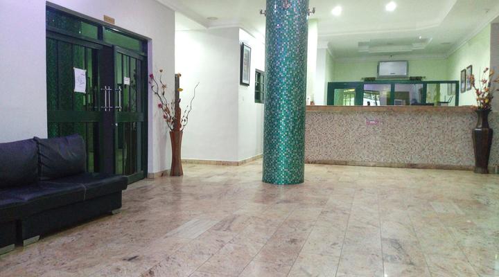 Dionzec Hotel & Suites