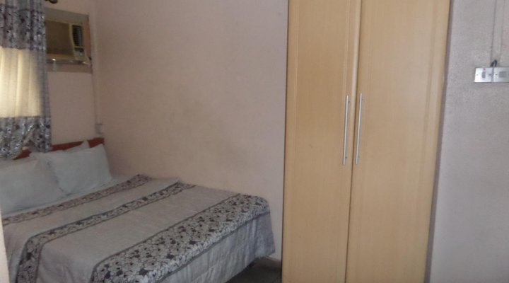 Maxton Suites Annex