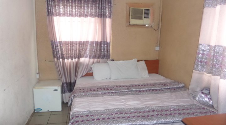 Maxton Suites Annex