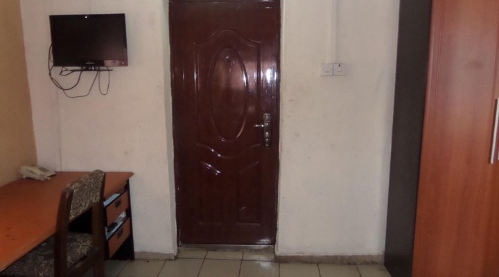 Maxton Suites Annex