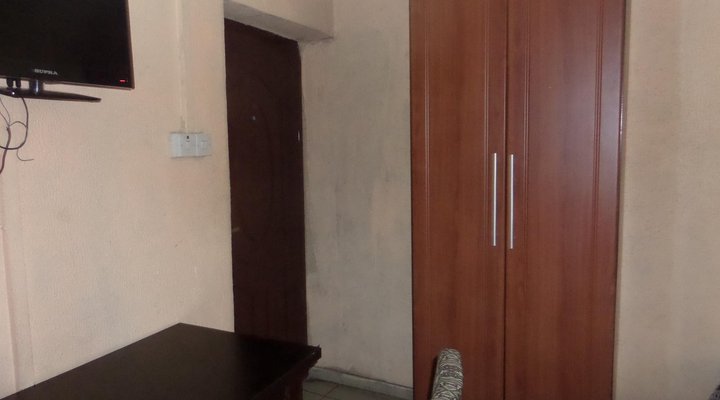 Maxton Suites Annex