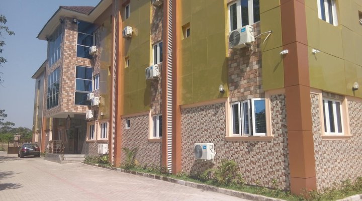 Pameec Luxury Suites