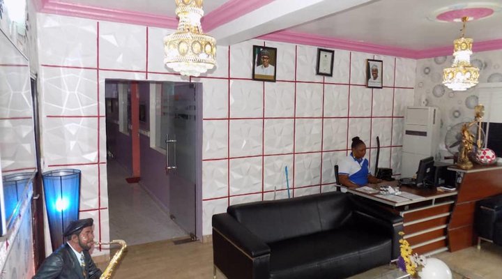 De Fellas Palace Hotel & Suites