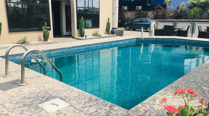 Islanders Hotel and Lounge