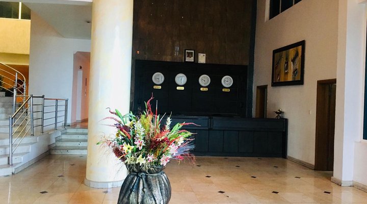 Peninsula Hotel & Towers