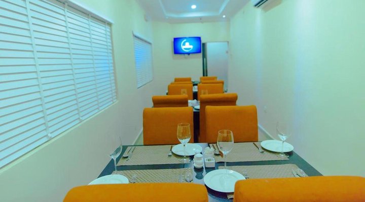 Cribville Hotel & Suites