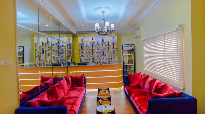 Cribville Hotel & Suites