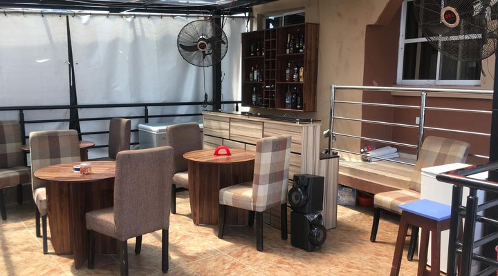 Momak 5 Hotel and Suites