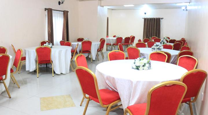 Royal Crest Hotel & Suites