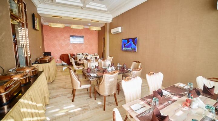 Corinthia Villa Hotel & Suites