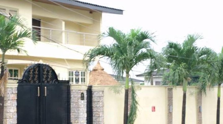Class Suites Signature Opebi