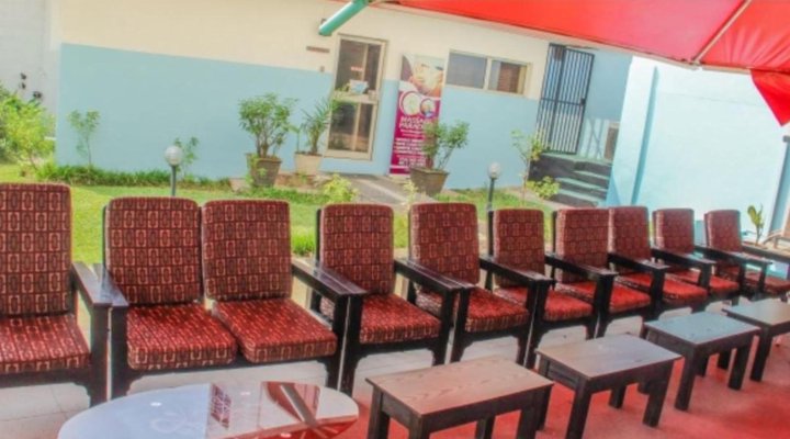 Kakanfo Inn & Conference Center